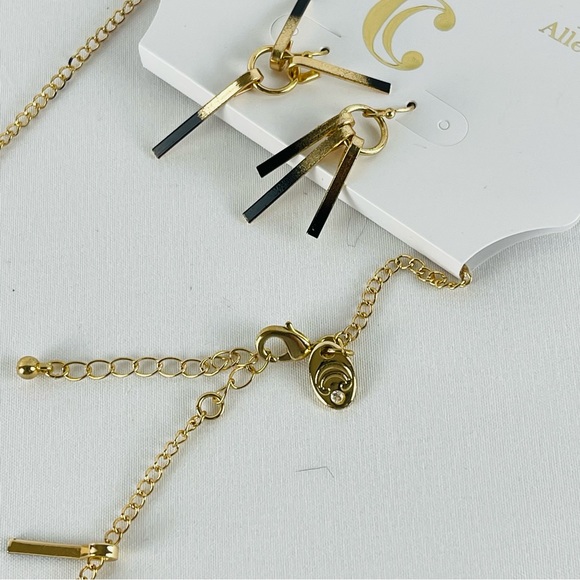 Charming Charlie Gold Tone Long Necklace And Earrings Set New - Picture 4 of 12